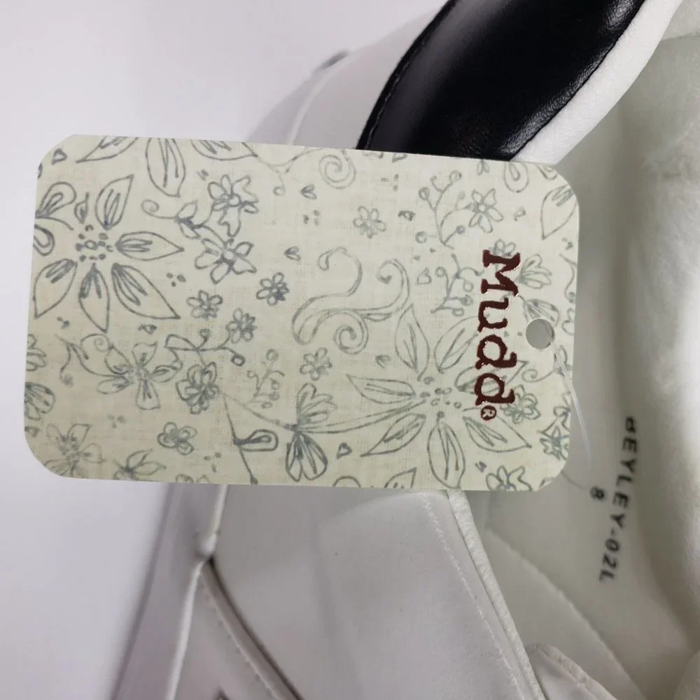 MUDD WOMEN BEYLEY WHITE W/METAL STUDS  SIZE 8 - Picture 7 of 10
